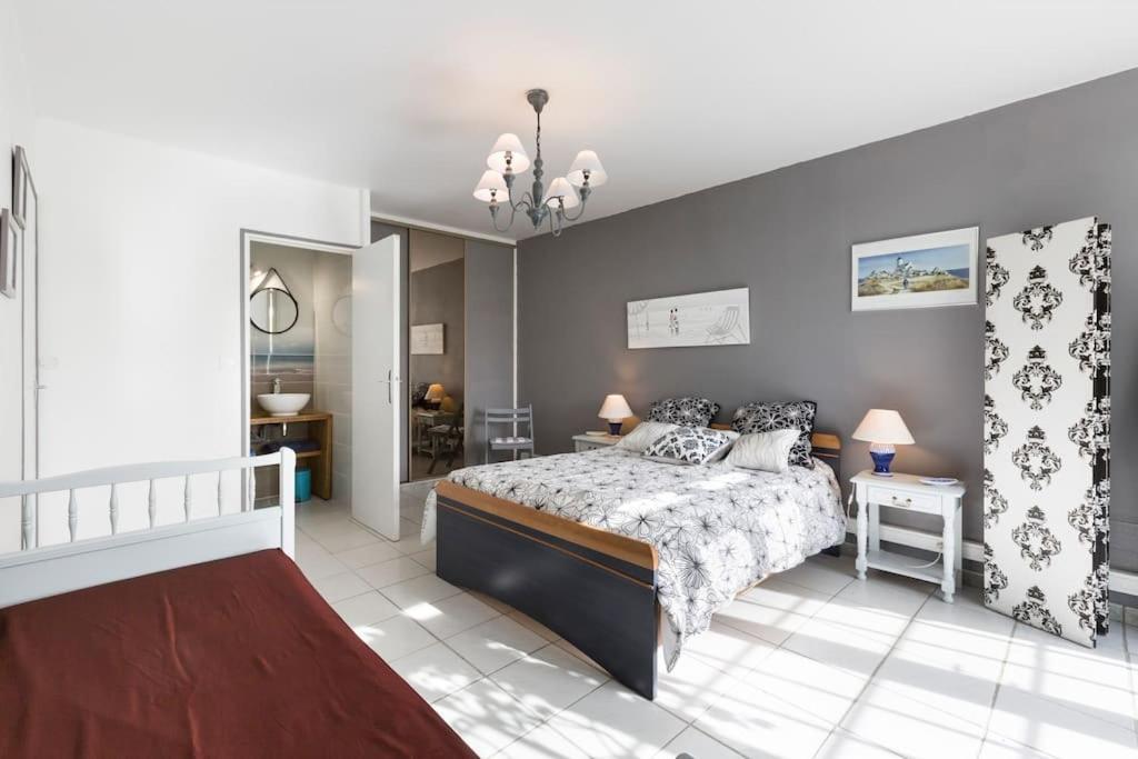 Chambres D'Hotes - Les Palmiers Corseul Экстерьер фото